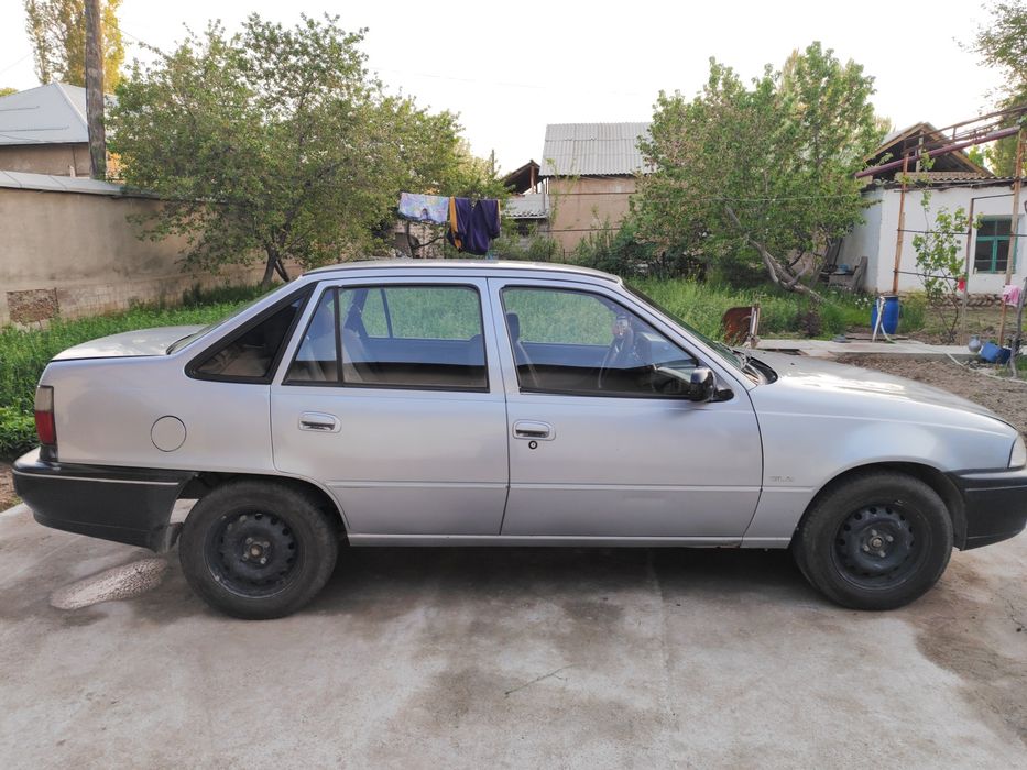 Продаю машину цена договорная