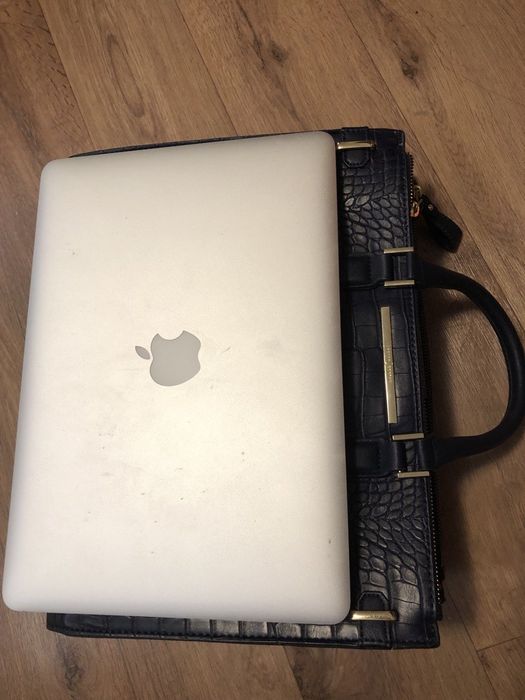 Ноутбук  MacBook аіr 13+сумка