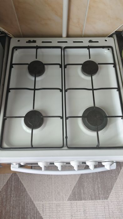 Продам газовую плиту.
