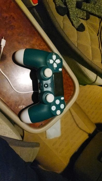 Продам геймпад от пс4