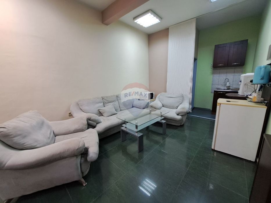 Дава се под наем Офис в Варна, Лятно кино Тракия - 45 кв.м за 255 € - Снимка #7