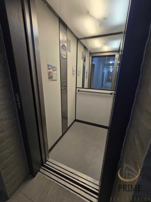 Двустаен апартамент с голяма тераса за продажба в кв. Сарафово. Без такса поддръжка