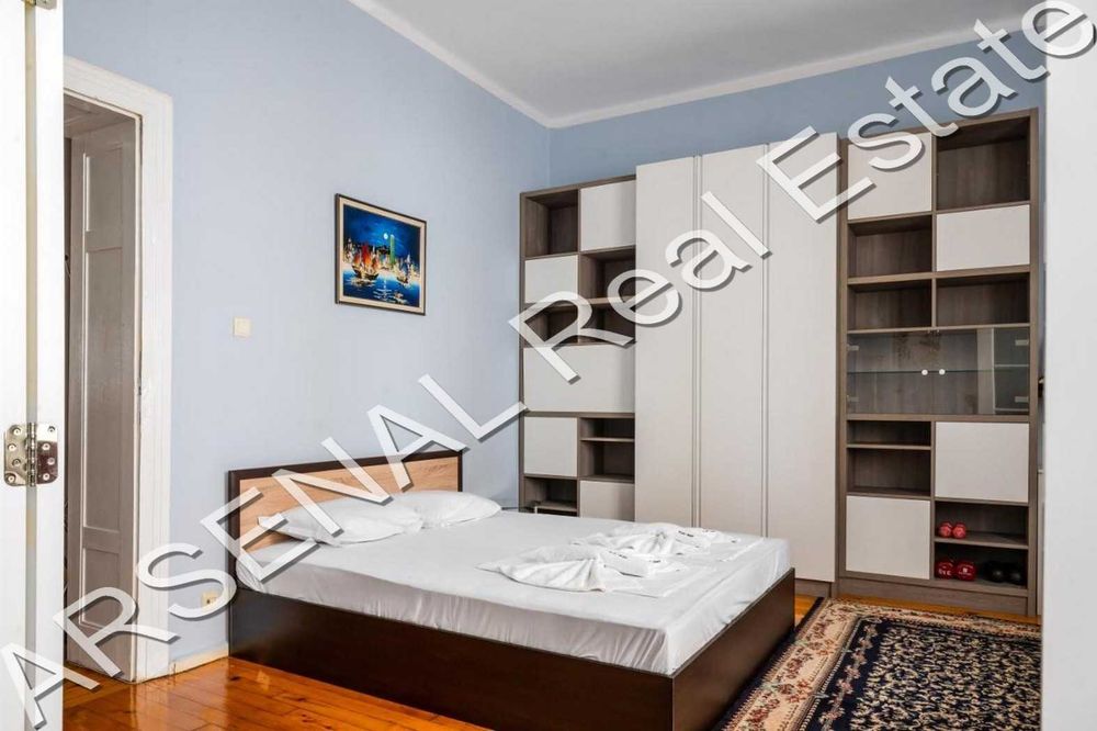 Дава се под наем Тристаен апартамент в София, Център - 100 кв.м за 950 € - Снимка #2