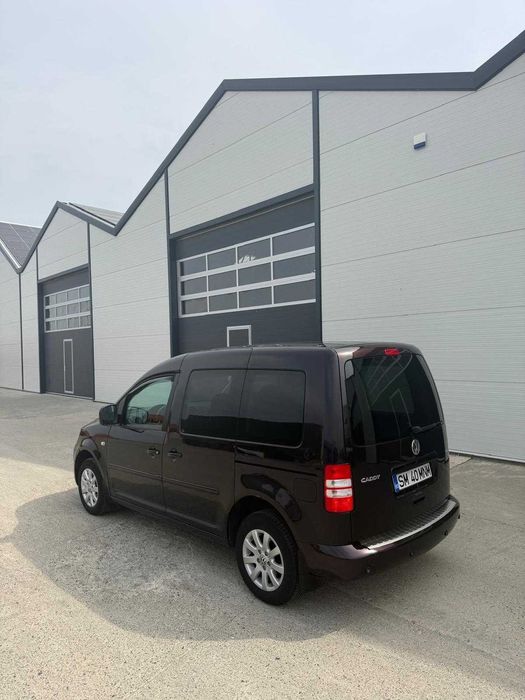 VW Caddy 2012 manual intretinut