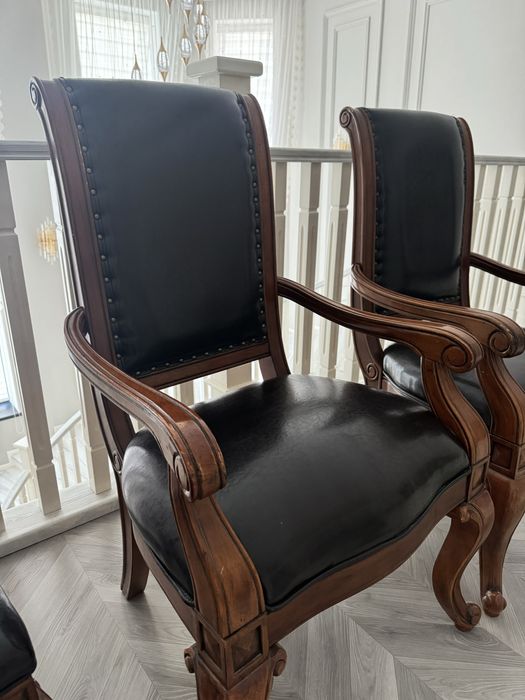 Набор стульев