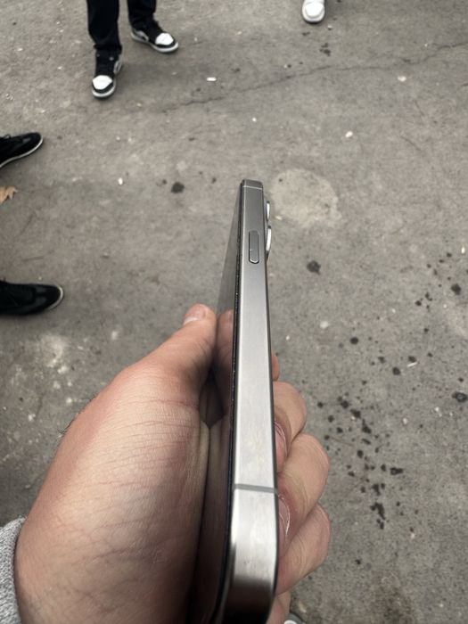 Iphone 15pro sotiladii