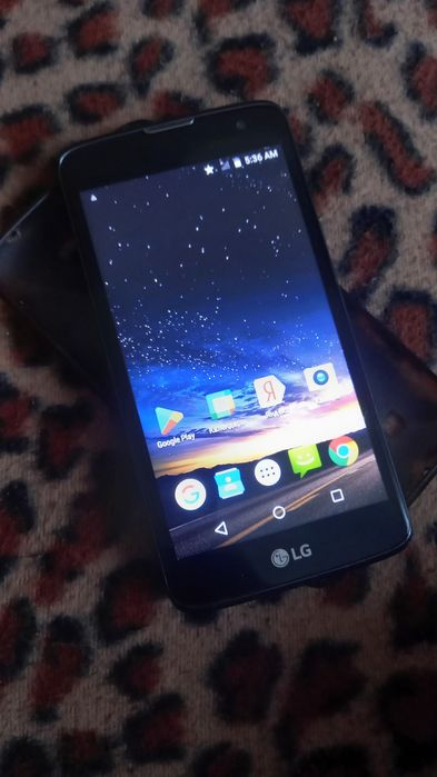 Продам телефон Лж