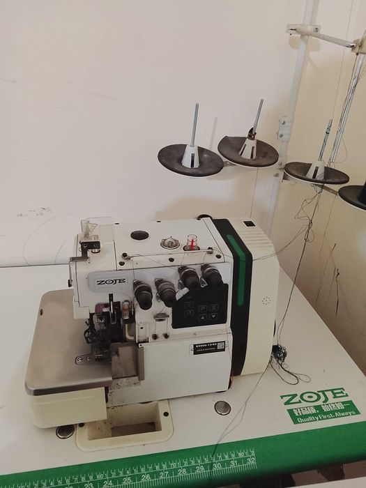Швейная машина оверлок "ZoJe"