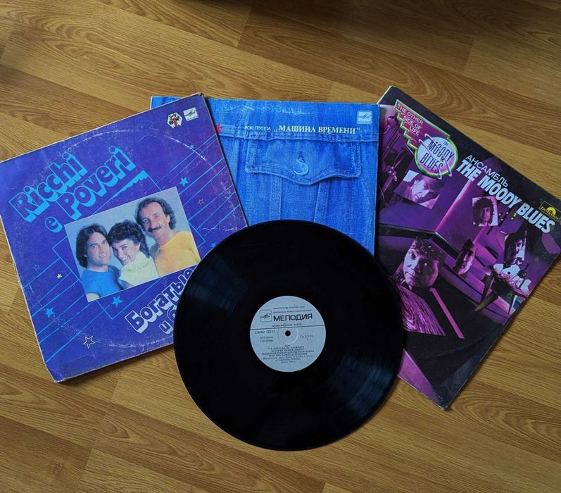 Пластинки фирмы Мелодия. Список и стоимость в описании, всего 19 шт.