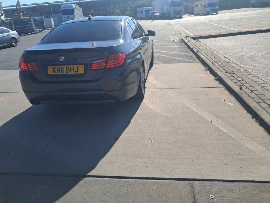 Vand BMW 520 An 2011. ( UȘOR AVARIAT)