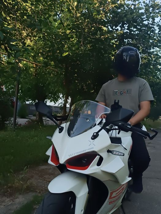 Dugati panigali. Moto