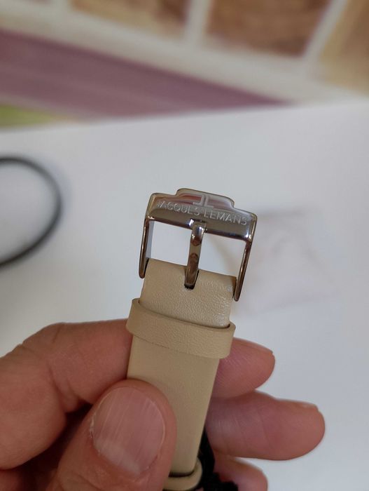 Нов марков дамски часовник Jacques Lemans 1-2112E