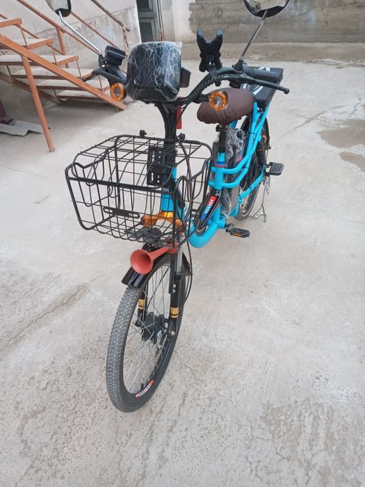 Elektro   Skuter   sotiladi.