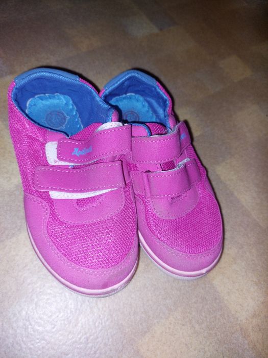 Кроссовки детские