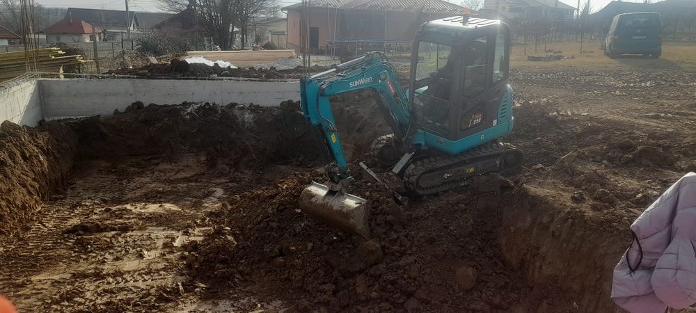 Inchiriez mini excavator 3t