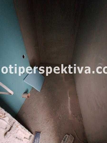 Продава се Едностаен апартамент в Пловдив, Кючук Париж - 41 кв.м за 1122 €/кв.м - Снимка #2