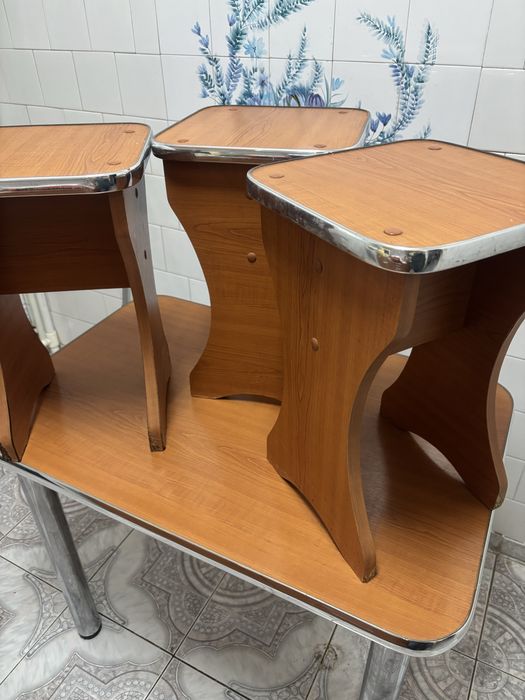 Masa de bucatarie cu scaune