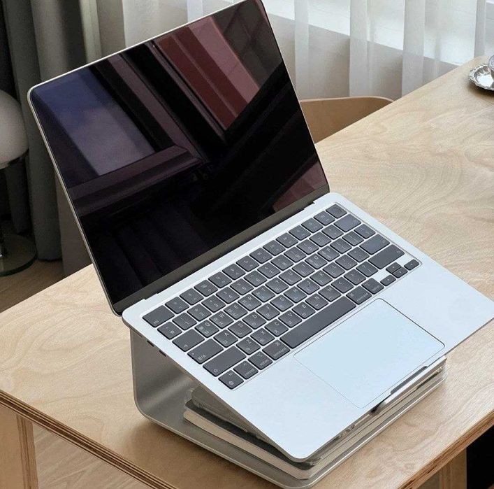 MacBook M2 air 8/256