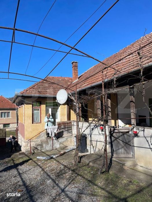 Se vinde casa renovabila la 10 minute de Huedin, in satul Bicalatu