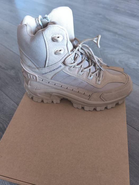 Нови планински армейски обувки