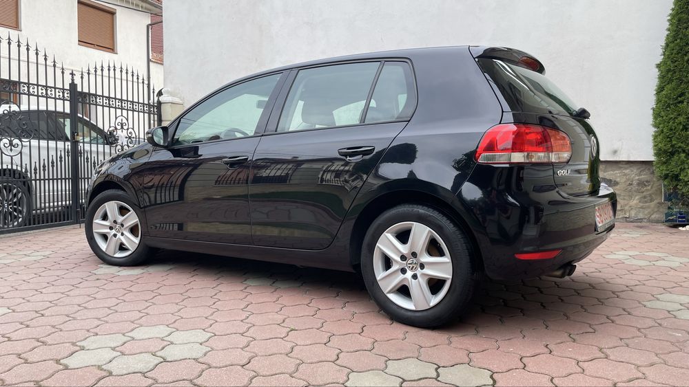 VOLKSWAGEN Golf 2010 — imagine 4