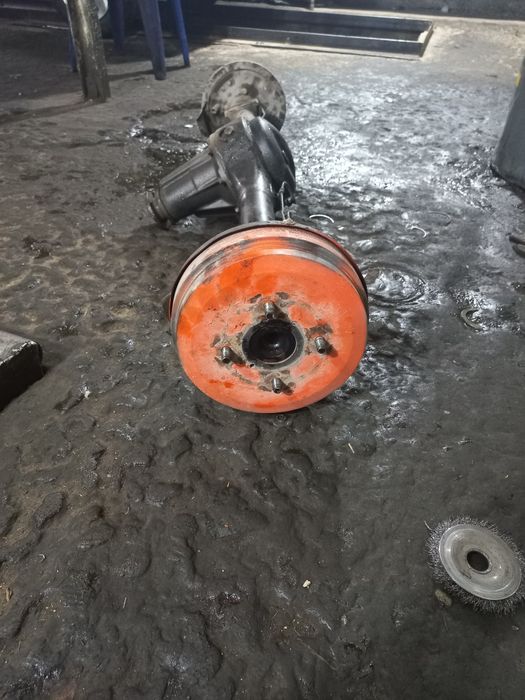 Damas zadnimos sotiladi