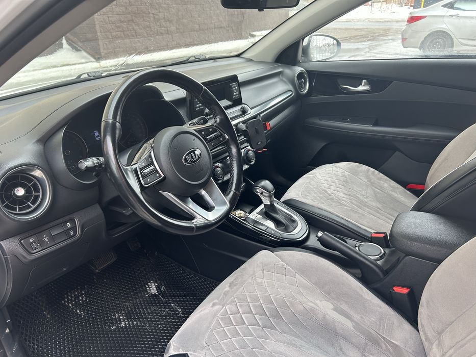 Продам машину автомобиль Kia Cerato