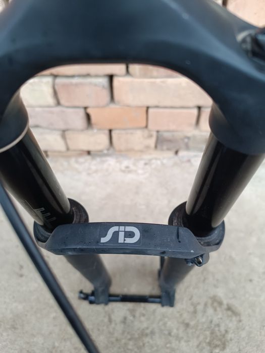 Vând furca Rockshox Sid 27.5