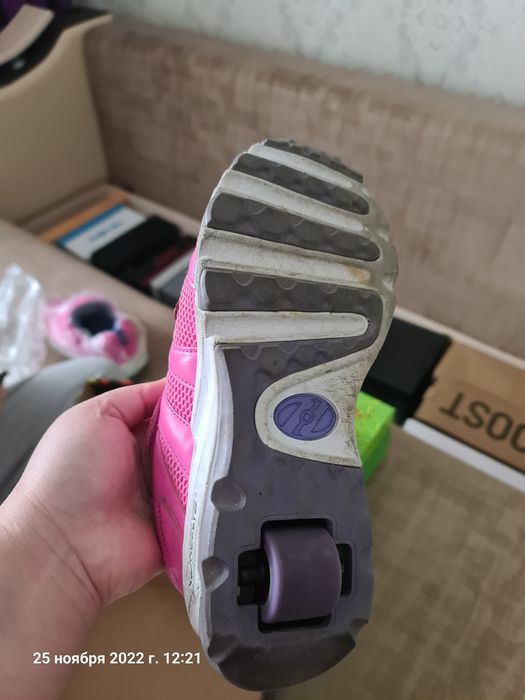 Продам роликовые кроссовки