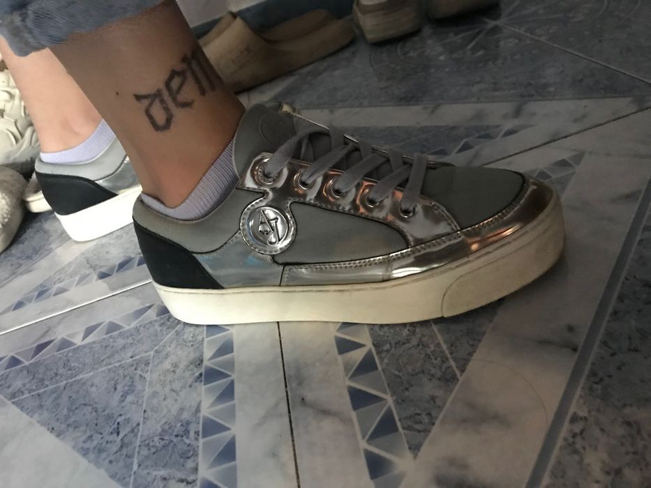 Adidași Armani ca noi