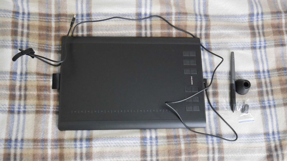 Графический планшет Huion H1060P (отличное состояние, полный комплект)