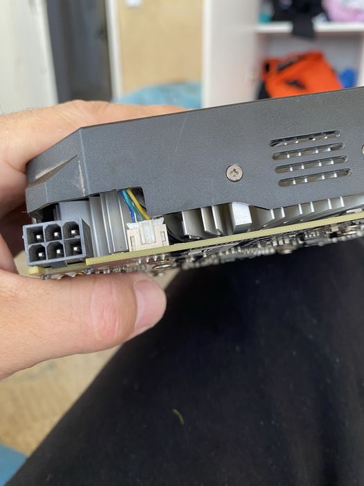 Продаю видекарту  Zodac p 106  3 gb срочно