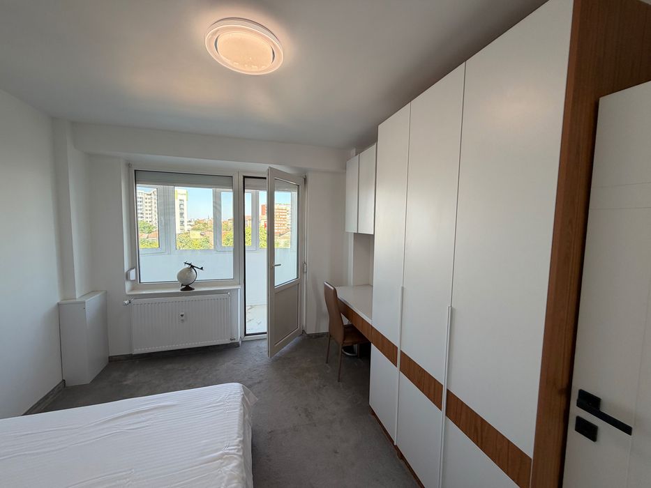 Apartament ultracentral de vanzare 4 camere, decomandat, Costaforu