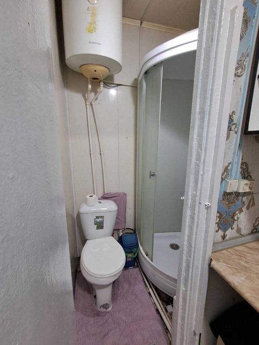 Фрунзиский Саёхат магазини 1қаватда 1хонали квартира сотилади.ID: 1602