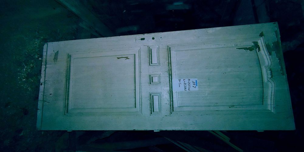 Продавам интериорни масивни врати (дъб) с каси от хотел Шератон/Балкан