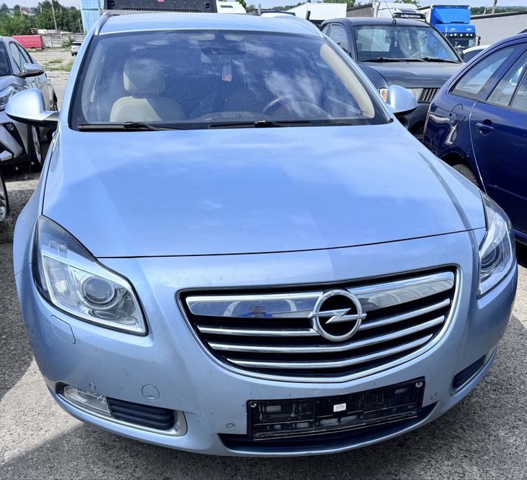 Dezmembrez opel insignia