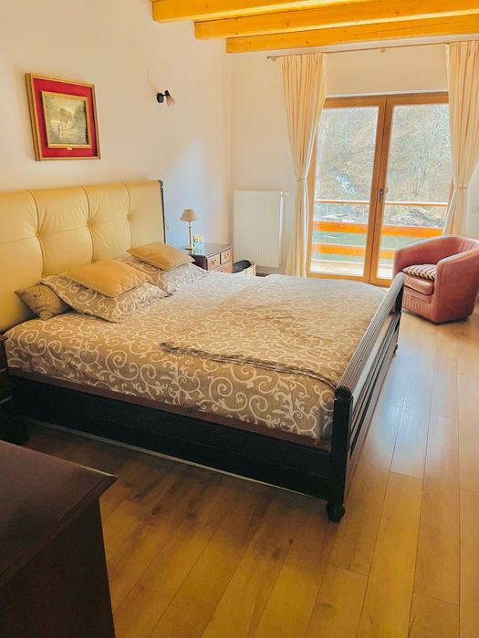 Inchiriez Cabana  la munte pe malul lacului tarnita pentru petreceri