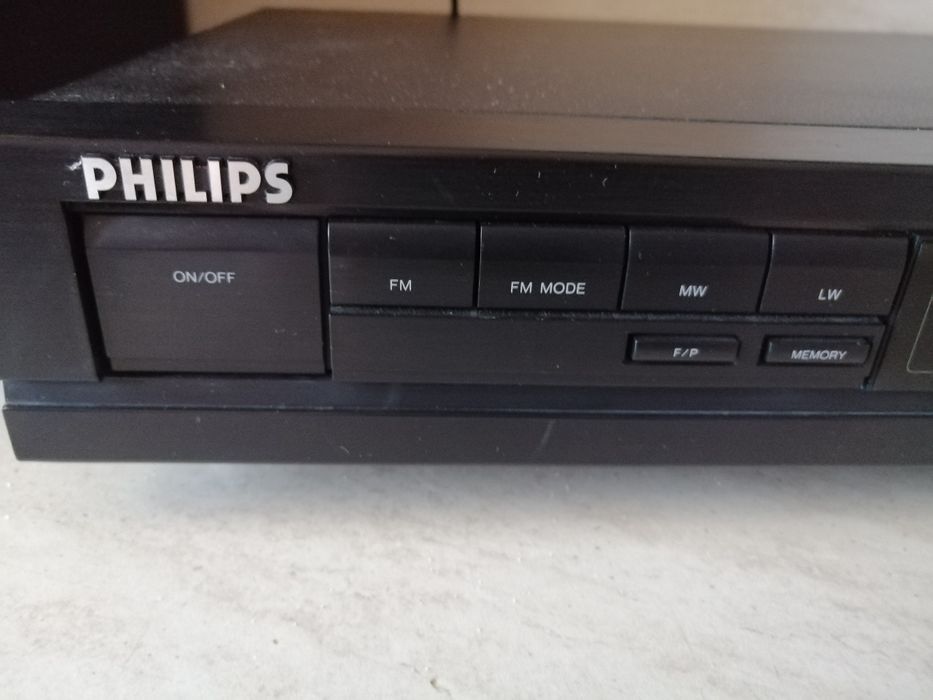 Дигитален стерео тунер Philips