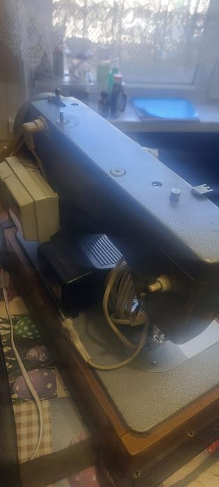 Продам срочно Швейную машинку