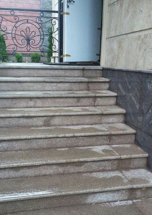 Гранит. Лестницы в комплекте