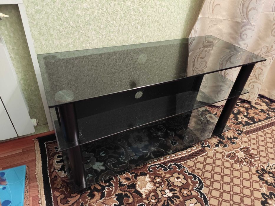 Стеклянная подставка под телевизор, Б/У