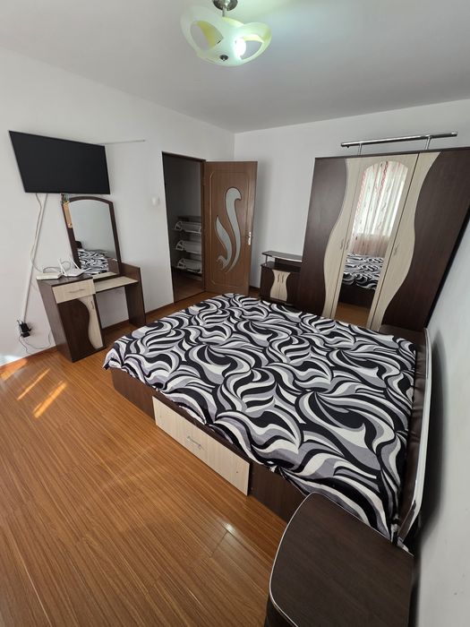 Vând sau închiriez garsonieră zona centrală et.1