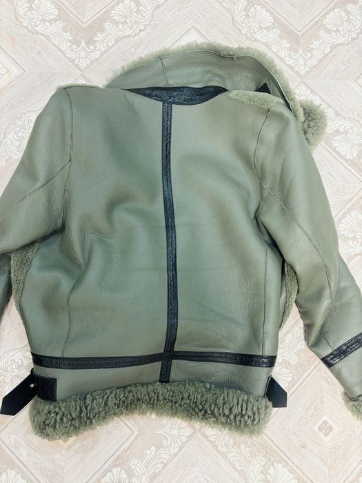 Продам натуральную дубленку пилот.