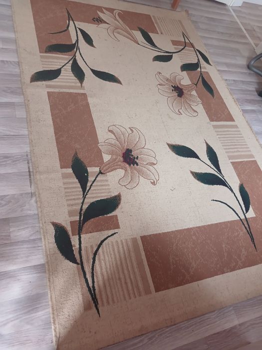 Продам ковёр 2×3