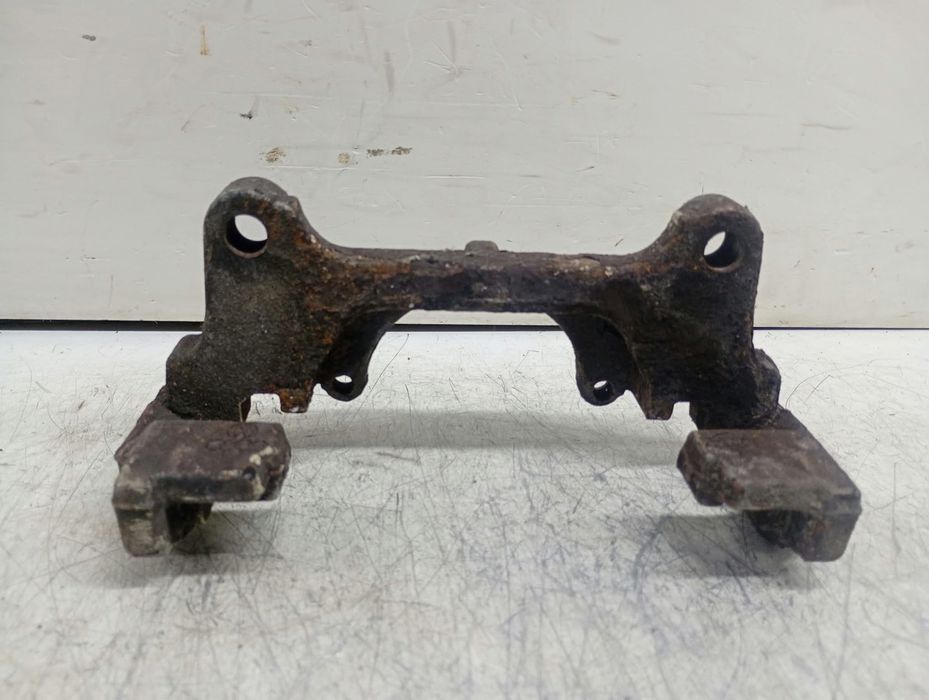 Suport etrier stanga fata Volkswagen Passat B7 (2010 - 2015) 2.0 tdi CFFB