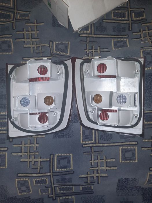 Продам задние фонари