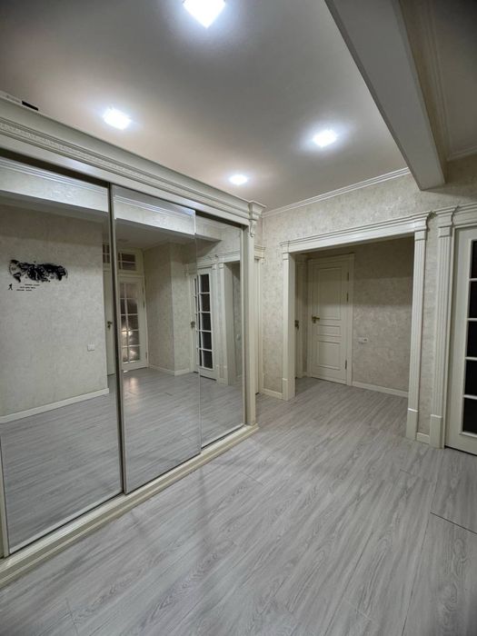 Продается 4-х ком. квартира евроремон