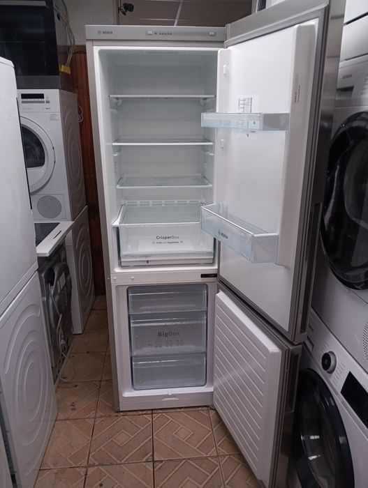 Иноксов комбиниран хладилник с фризер Бош Bosch A++ 2 години гаранция