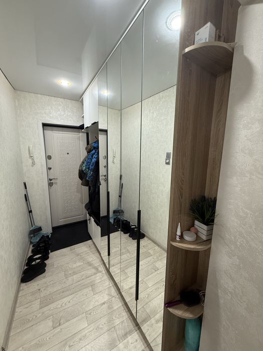 Продаю прихожую