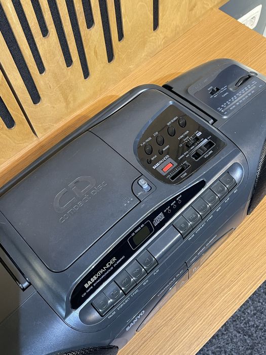Radio casetofon cu cd boombox sanyo servisat functional